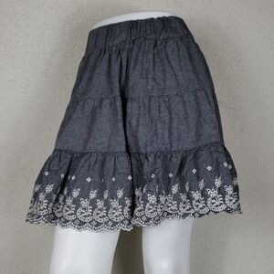 3/$15 Joe benbasset chambray embroidered skirt